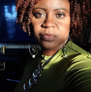 Meet your Posher, Kendra